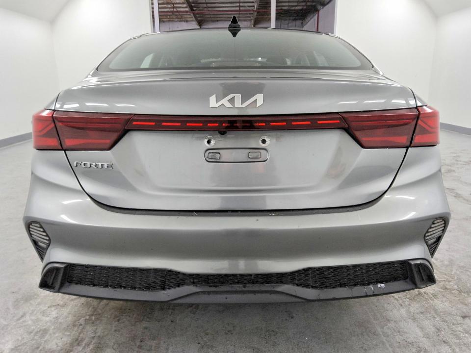 61125146 :رقم المزاد ، 3KPF24AD7NE501513 vin ، 2022 Kia Forte مزاد بيع