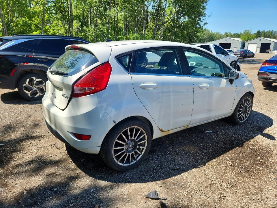 2011 Ford Fiesta მანქანა იყიდება აუქციონზე, vin: 3FADP4FJ5BM126350, აუქციონის ნომერი: 62434106