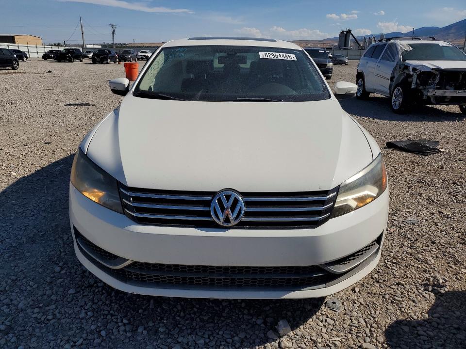 2013 Volkswagen Passat მანქანა იყიდება აუქციონზე, vin: 1VWBP7A34DC124442, აუქციონის ნომერი: 62954486