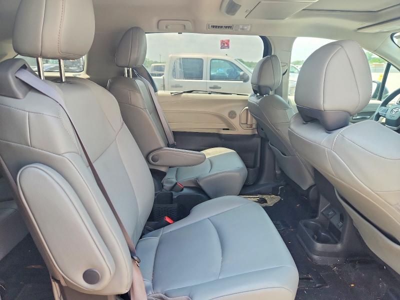 Продажа на аукционе авто 2023 Toyota Sienna, vin: 5TDJSKFC5PS074128, номер лота: 62961936