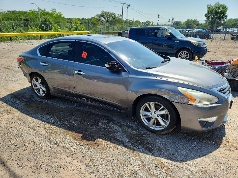 61057606 :رقم المزاد ، 1N4AL3AP2FC166204 vin ، 2015 Nissan Altima مزاد بيع