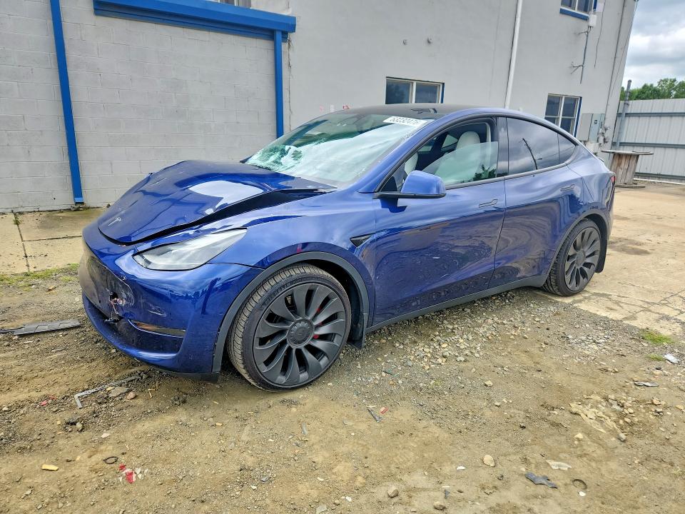 Auction sale of the 2022 Tesla Model Y, vin: 7SAYGDEF3NF530378, lot number: 63232476