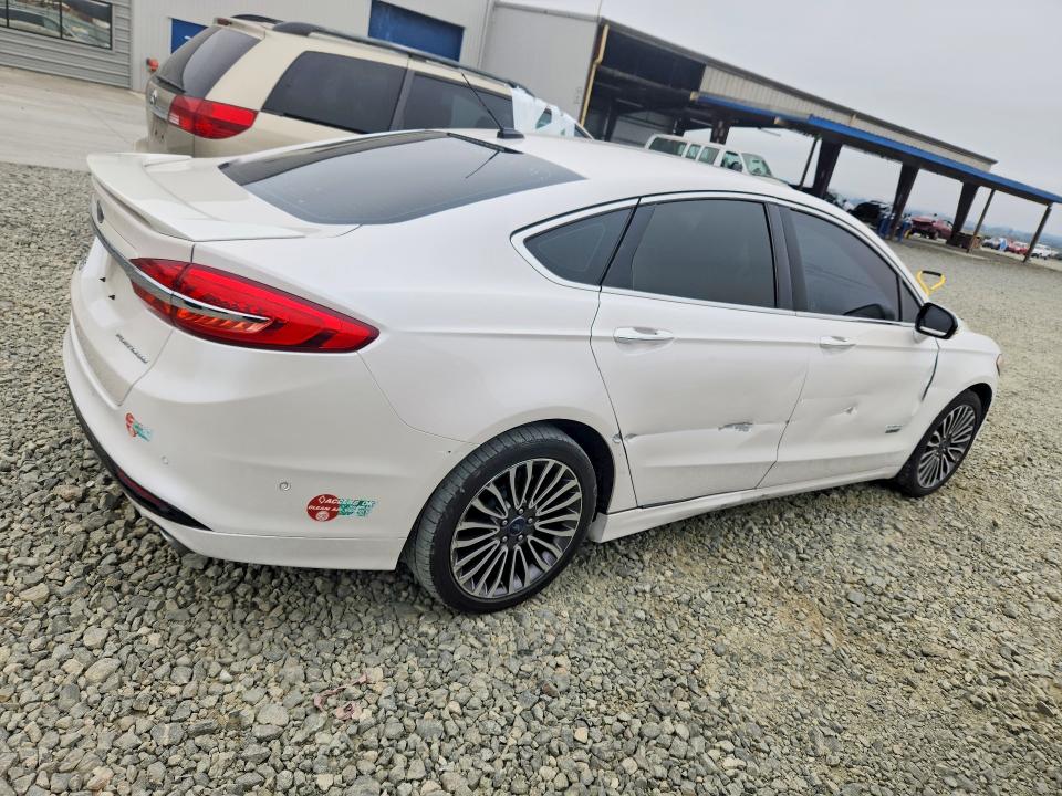 59860116 :رقم المزاد ، 3FA6P0SU1HR312951 vin ، 2017 Ford Fusion مزاد بيع