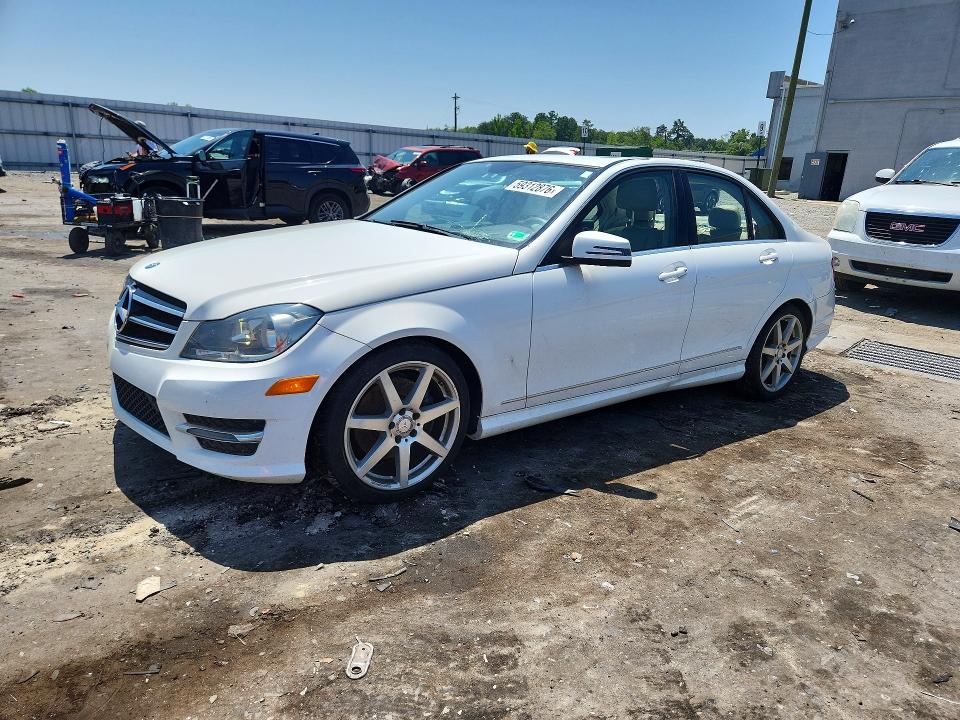 2014 Mercedes-benz C მანქანა იყიდება აუქციონზე, vin: WDDGF8AB2EA923339, აუქციონის ნომერი: 59312876