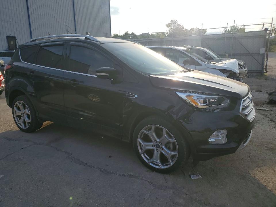 62021126 :رقم المزاد ، 1FMCU9J90JUA03134 vin ، 2018 Ford Escape مزاد بيع