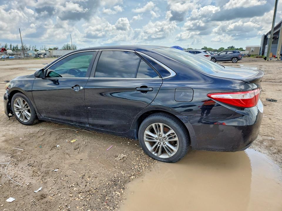 63391996 :رقم المزاد ، 4T1BF1FK9FU082006 vin ، 2015 Toyota Camry مزاد بيع