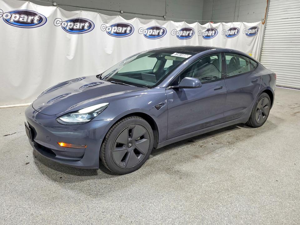 61541806 :رقم المزاد ، 5YJ3E1EA4NF369085 vin ، 2022 Tesla Model 3 مزاد بيع