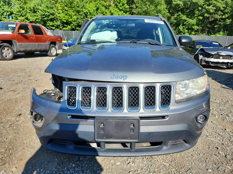 62665796 :رقم المزاد ، 1C4NJCBB8CD520690 vin ، 2012 Jeep Compass مزاد بيع