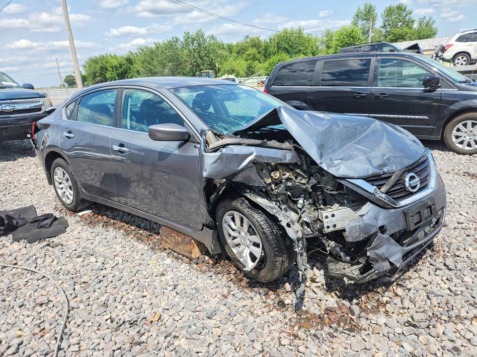 2016 Nissan Altima მანქანა იყიდება აუქციონზე, vin: 1N4AL3APXGN333642, აუქციონის ნომერი: 62366356