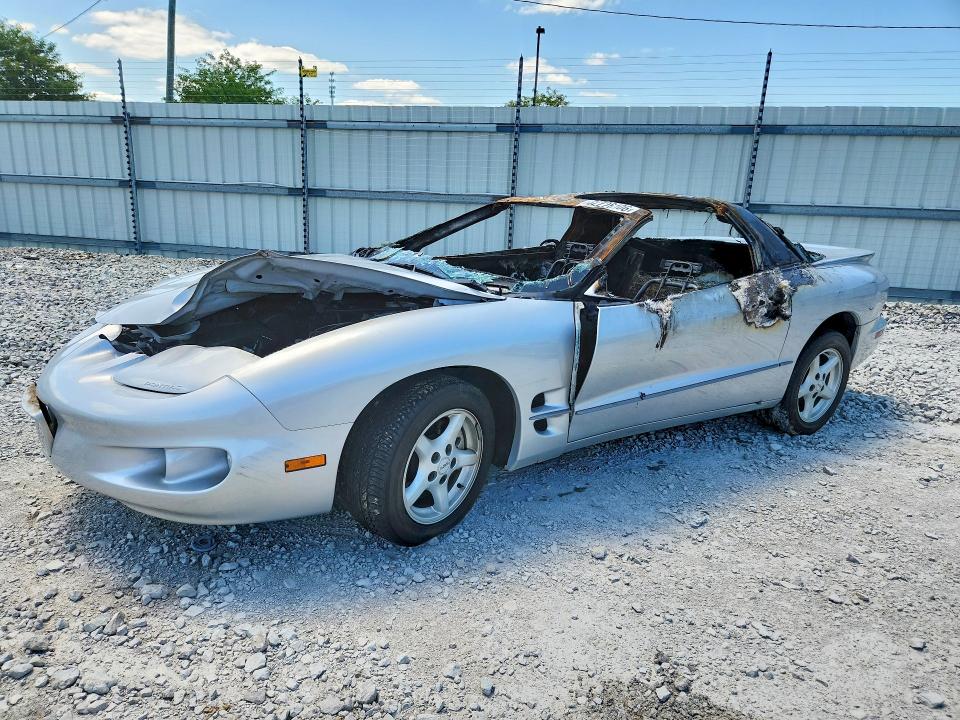 2000 Pontiac Firebird მანქანა იყიდება აუქციონზე, vin: 2G2FS22K3Y2107878, აუქციონის ნომერი: 62226106
