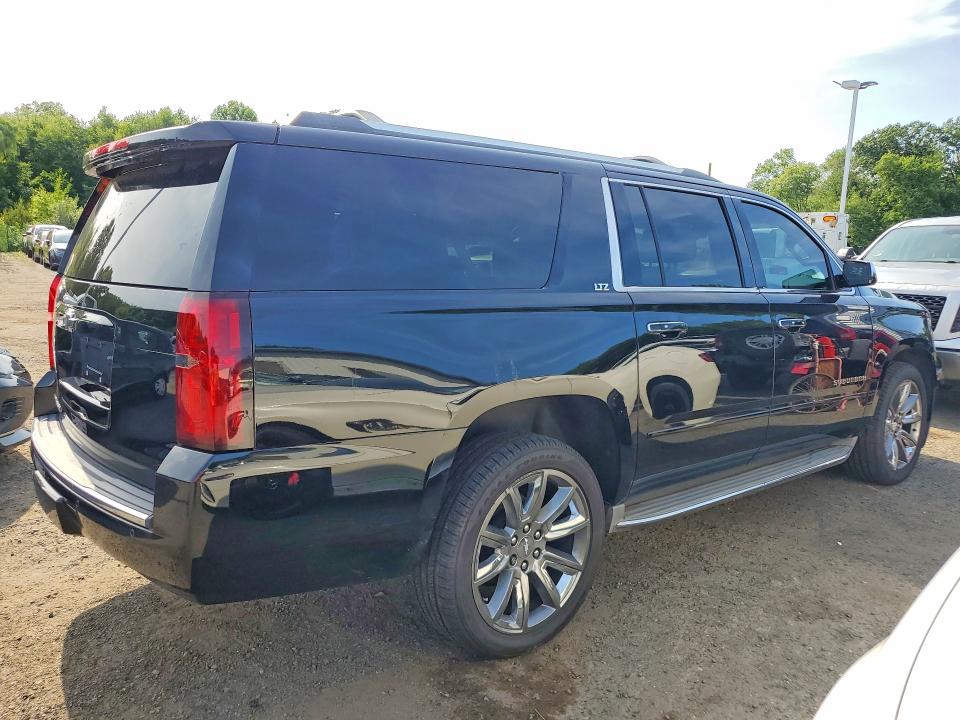 2015 Chevrolet Suburban მანქანა იყიდება აუქციონზე, vin: 1GNSKKKC8FR301486, აუქციონის ნომერი: 62448166