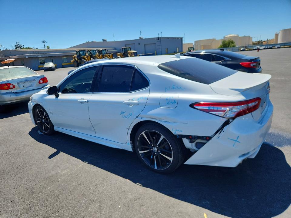 62688646 :رقم المزاد ، 4T1K61AK1LU914134 vin ، 2020 Toyota Camry مزاد بيع