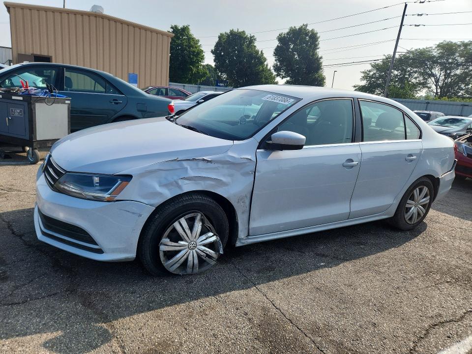 61837086 :رقم المزاد ، 3VW2B7AJ1HM258567 vin ، 2017 Volkswagen Jetta مزاد بيع