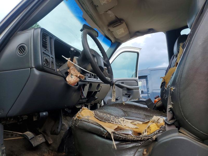 60989956 :رقم المزاد ، 1GBJC33D06F198777 vin ، 2006 Chevrolet Silverado مزاد بيع