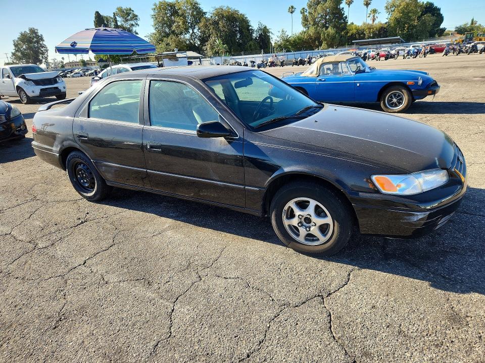 60069546 :رقم المزاد ، JT2BG28K2W0152093 vin ، 1998 Toyota Camry مزاد بيع