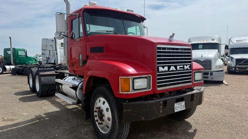 Продажа на аукционе авто 2002 Mack 600, vin: 1M2AA18Y12W146890, номер лота: 61598436