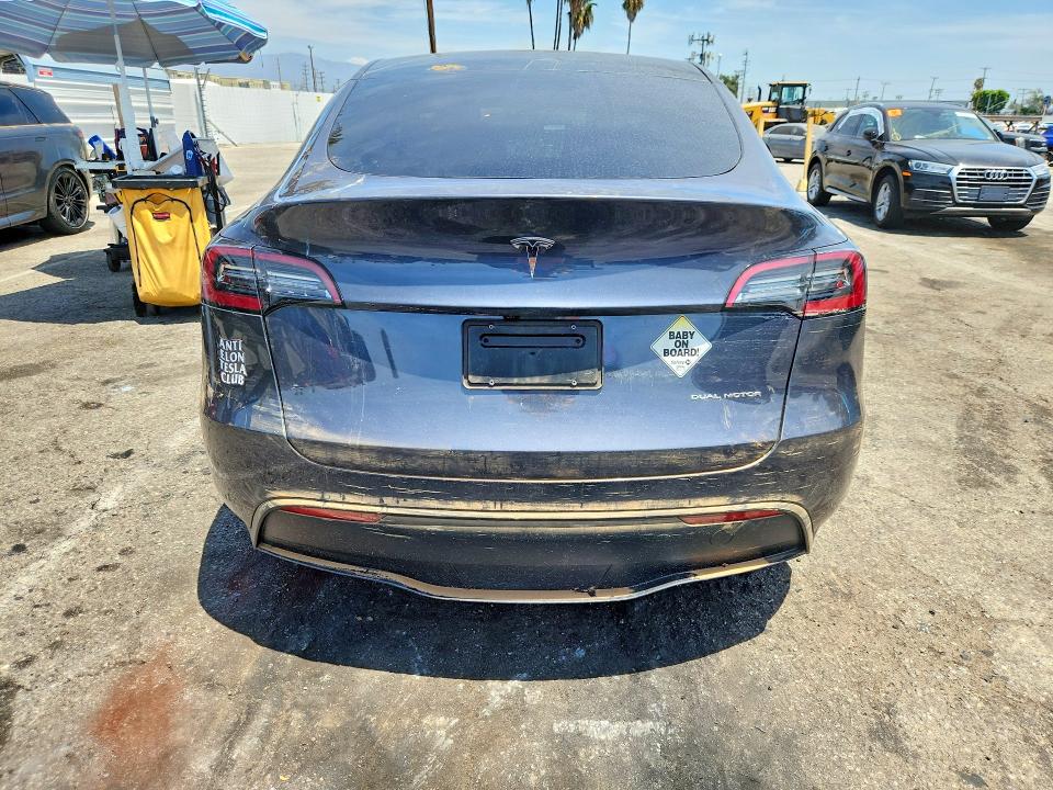 Продажа на аукционе авто 2023 Tesla Model Y, vin: 7SAYGDEEXPF909985, номер лота: 61824766