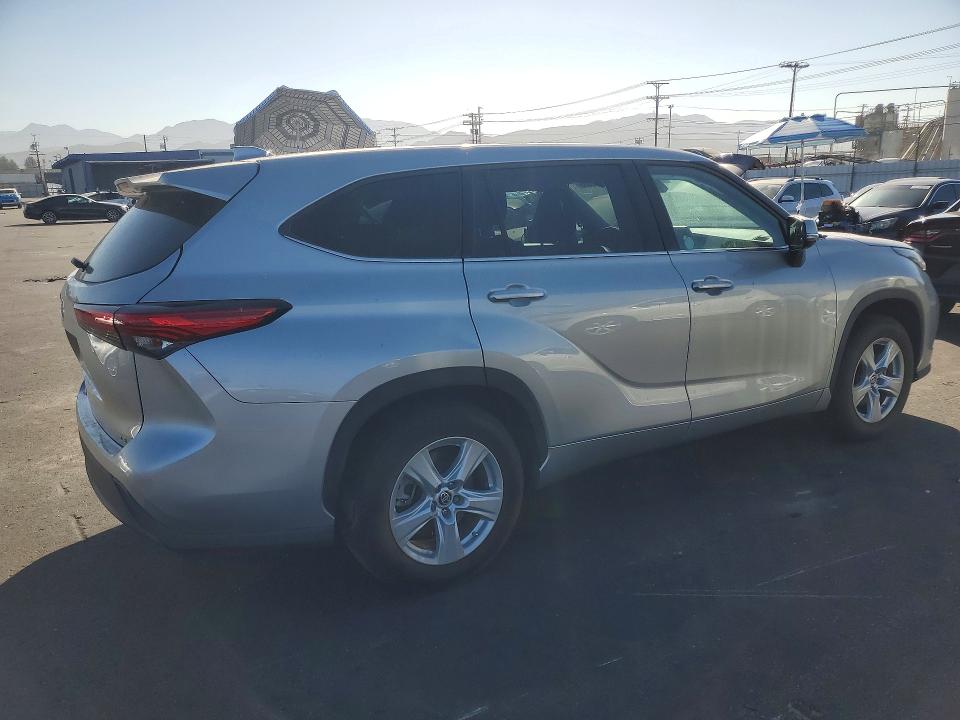 2021 Toyota Highlander მანქანა იყიდება აუქციონზე, vin: 5TDZZRAHXMS041342, აუქციონის ნომერი: 60832636