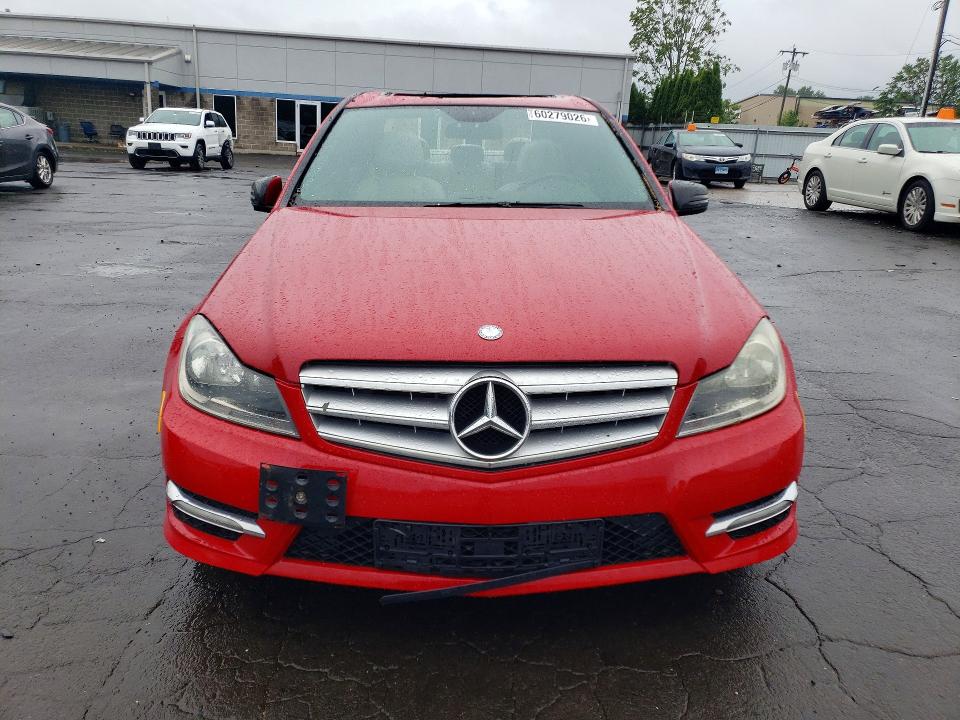 Продажа на аукционе авто 2012 Mercedes-benz C, vin: WDDGF8BBXCR208581, номер лота: 60279026