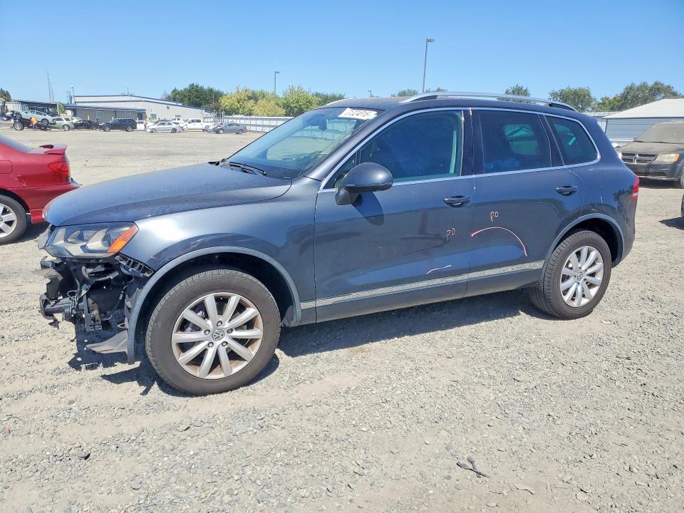 2011 Volkswagen Touareg მანქანა იყიდება აუქციონზე, vin: WVGFF9BP5BD004592, აუქციონის ნომერი: 61324016