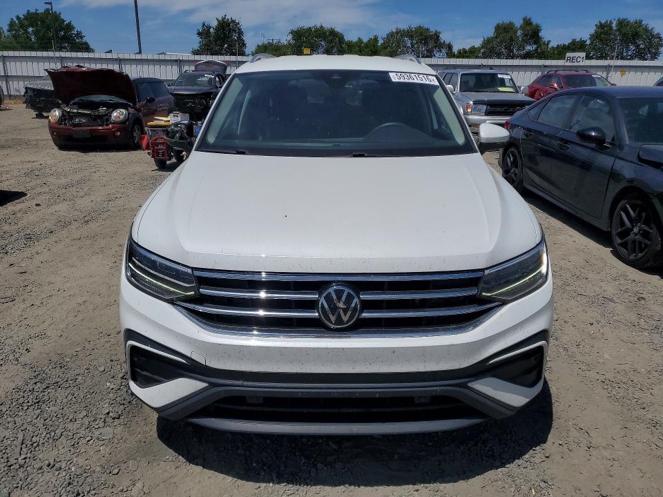 59361516 :رقم المزاد ، 3VV3B7AX9PM125048 vin ، 2023 Volkswagen Tiguan مزاد بيع