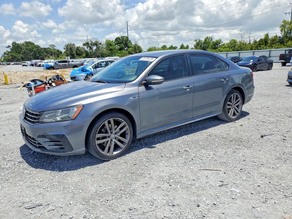 61578476 :رقم المزاد ، 1VWAA7A33JC001773 vin ، 2018 Volkswagen Passat مزاد بيع