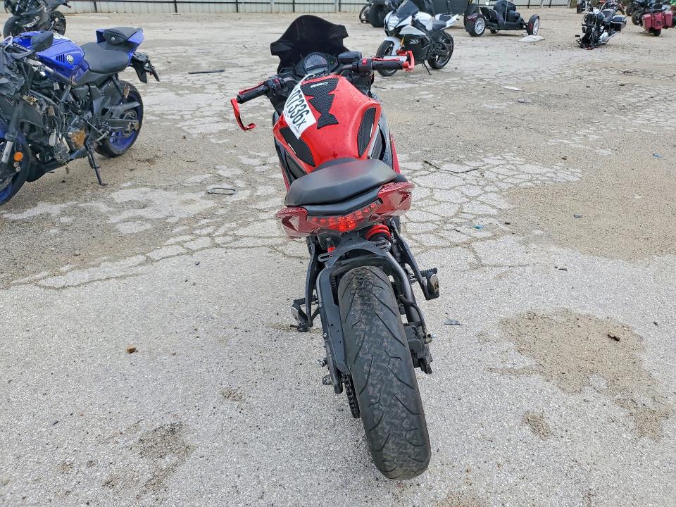 62107336 :رقم المزاد ، JKAEXEE16CDA07819 vin ، 2012 Kawasaki Ex650 مزاد بيع