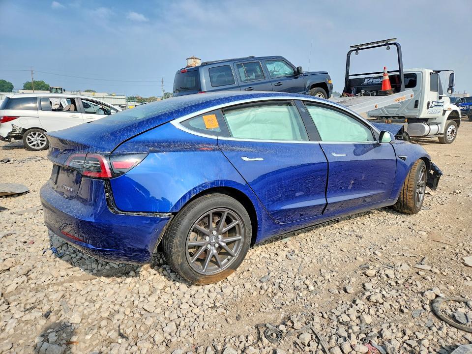 61542926 :رقم المزاد ، 5YJ3E1EC3LF586612 vin ، 2020 Tesla Model 3 مزاد بيع