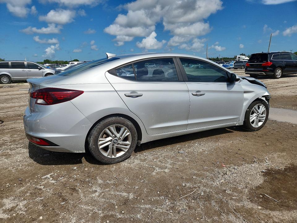 60280806 :رقم المزاد ، 5NPD84LF6KH414682 vin ، 2019 Hyundai Elantra مزاد بيع