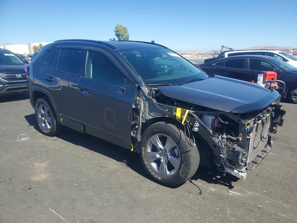 Продажа на аукционе авто 2022 Toyota Rav4, vin: JTMMWRFV8ND158822, номер лота: 61555716