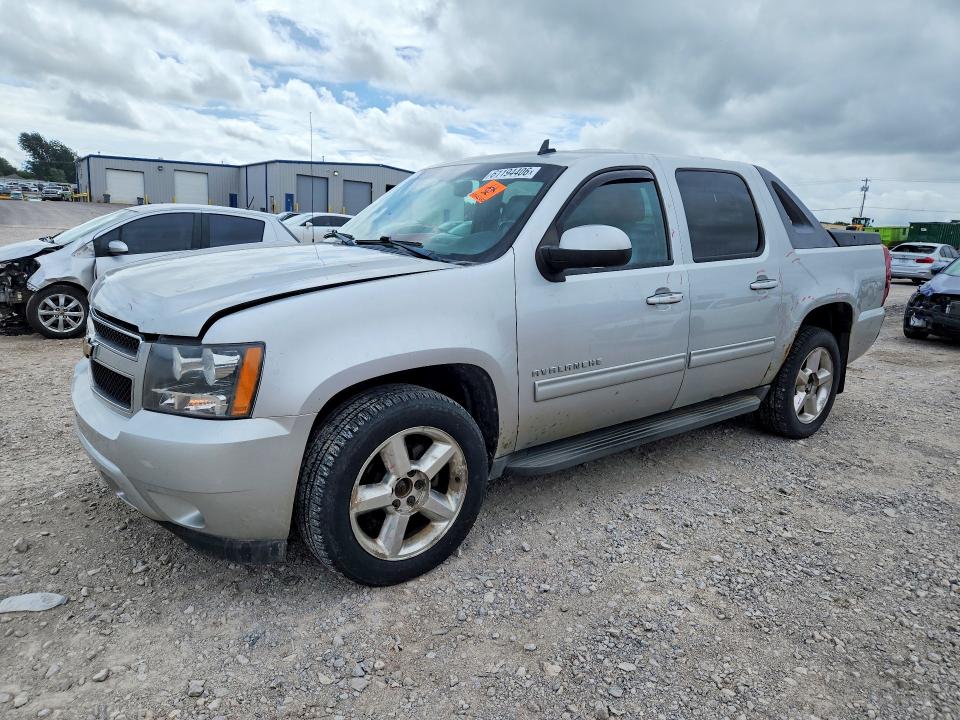 2010 Chevrolet Avalanche მანქანა იყიდება აუქციონზე, vin: 3GNVKFE00AG120204, აუქციონის ნომერი: 61194406