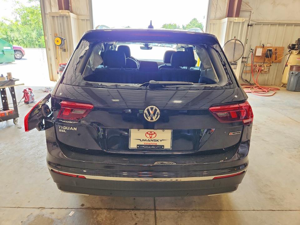 61343706 :رقم المزاد ، 3VV2B7AXXLM137621 vin ، 2020 Volkswagen Tiguan مزاد بيع