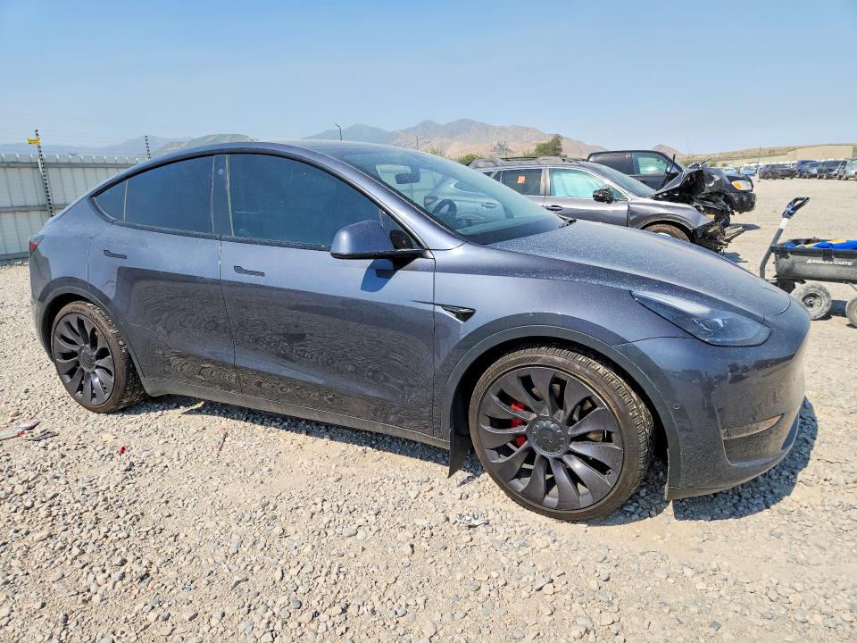 60862276 :رقم المزاد ، 5YJYGDEF7MF258834 vin ، 2021 Tesla Model Y مزاد بيع