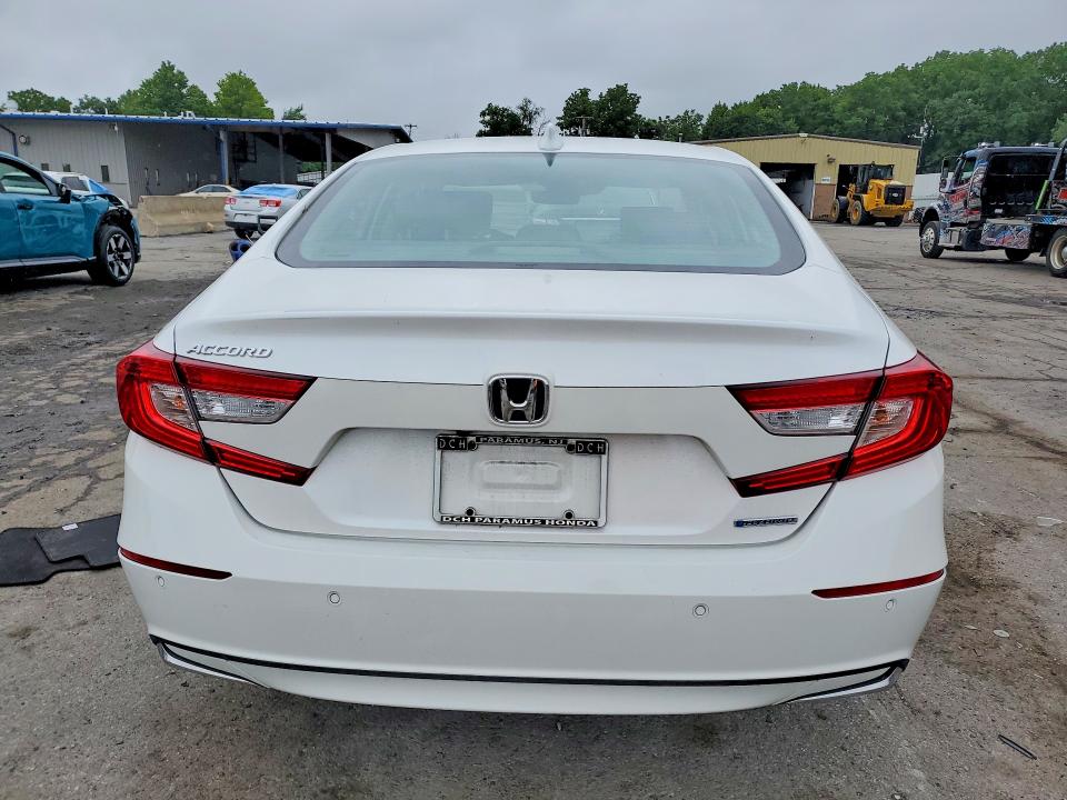 60334696 :رقم المزاد ، 1HGCV3F50NA001798 vin ، 2022 Honda Accord مزاد بيع