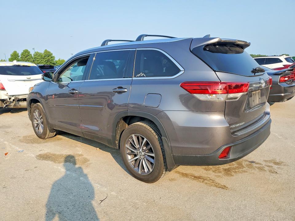 62932836 :رقم المزاد ، 5TDJZRFH9KS578819 vin ، 2019 Toyota Highlander مزاد بيع