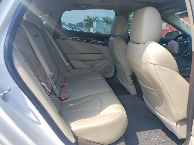 62985866 :رقم المزاد ، 1G4ZS5SSXJU122724 vin ، 2018 Buick Lacrosse مزاد بيع