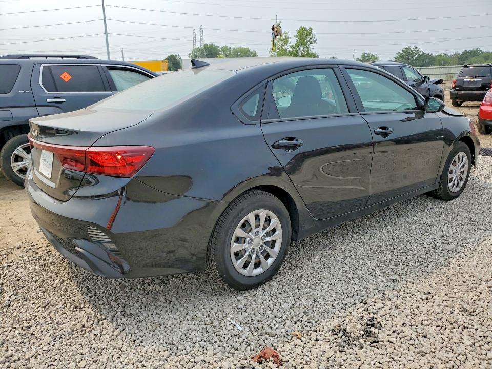 62783376 :رقم المزاد ، 3KPF24ADXNE431117 vin ، 2022 Kia Forte مزاد بيع
