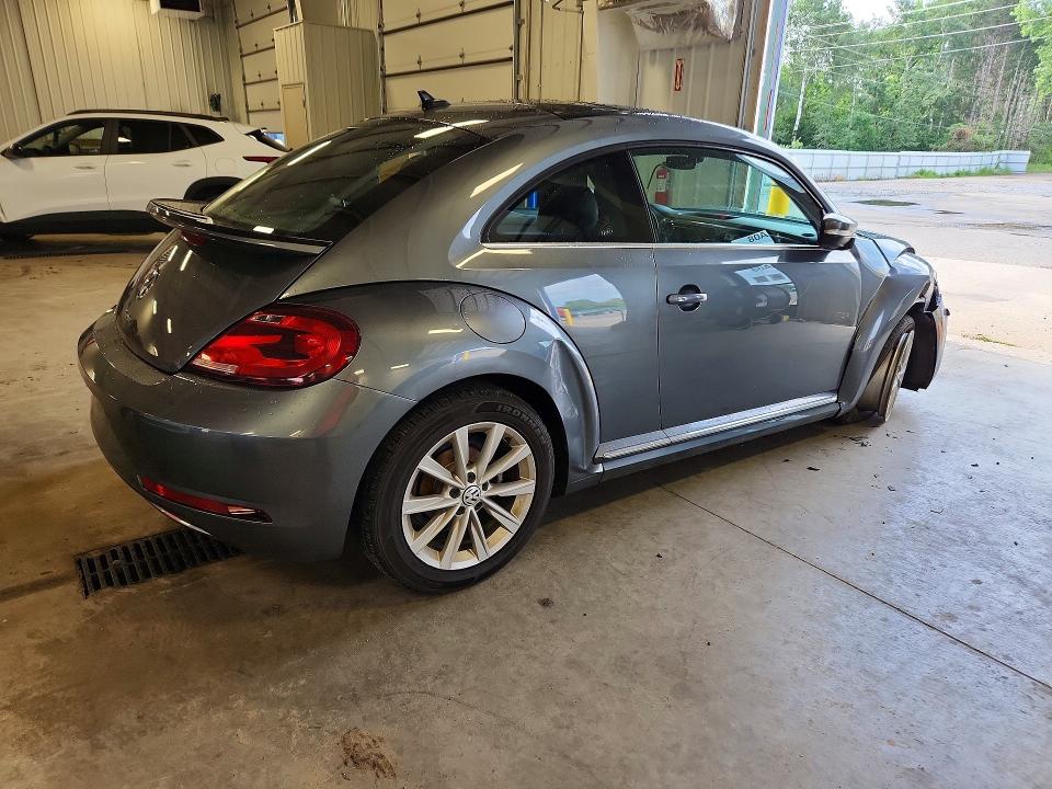 2018 Volkswagen Beetle მანქანა იყიდება აუქციონზე, vin: 3VWJD7AT8JM712892, აუქციონის ნომერი: 60004716