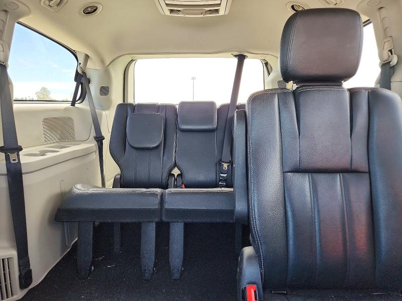 60648626 :رقم المزاد ، 2C4RC1BGXGR186063 vin ، 2016 Chrysler Town & Country مزاد بيع