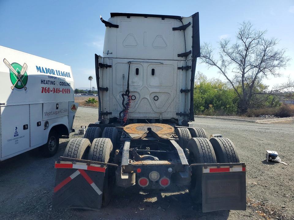 2022 Freightliner Cascadia 126 მანქანა იყიდება აუქციონზე, vin: 3AKJHHDR1NSMT3737, აუქციონის ნომერი: 62614876