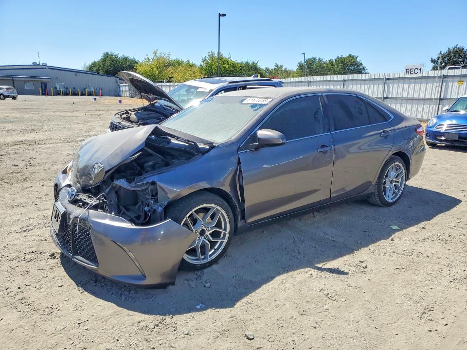 2016 Toyota Camry მანქანა იყიდება აუქციონზე, vin: 4T1BF1FK1GU244423, აუქციონის ნომერი: 61177636
