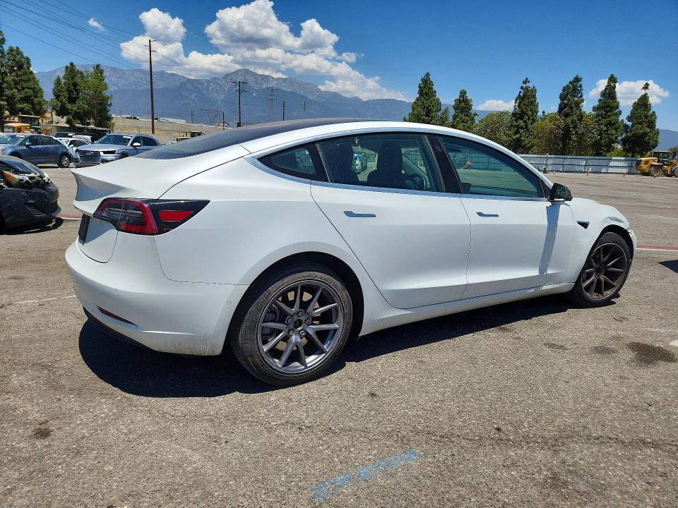 2018 Tesla Model 3 მანქანა იყიდება აუქციონზე, vin: 5YJ3E1EA1JF162101, აუქციონის ნომერი: 60524326