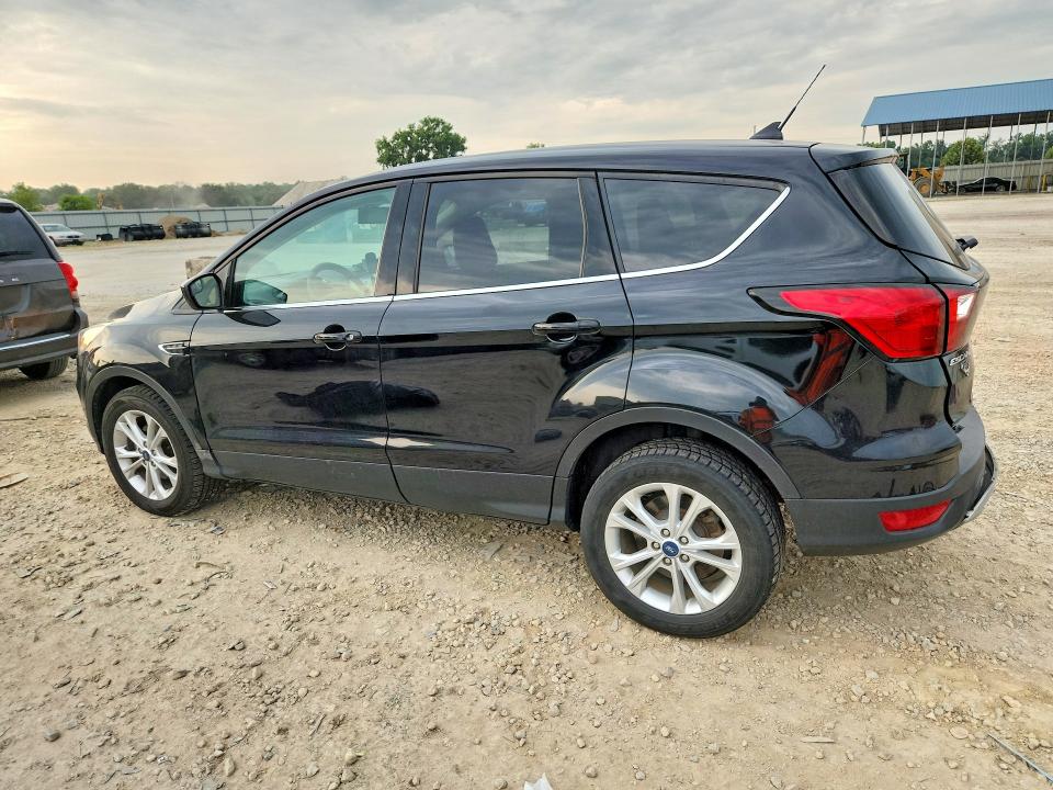 62716356 :رقم المزاد ، 1FMCU0GD6KUA16480 vin ، 2019 Ford Escape مزاد بيع