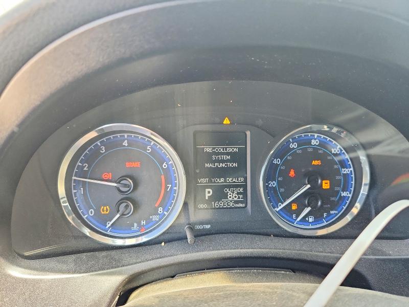 62827696 :رقم المزاد ، 5YFBURHE4HP624841 vin ، 2017 Toyota Corolla مزاد بيع