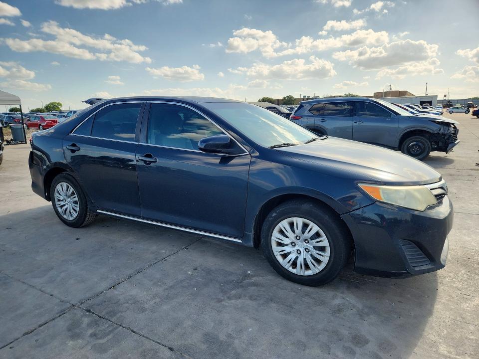 58781326 :رقم المزاد ، 4T4BF1FK7CR182431 vin ، 2012 Toyota Camry مزاد بيع