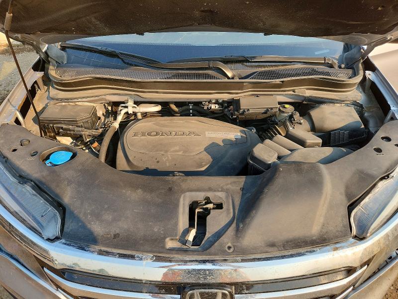 63507136 :رقم المزاد ، 5FNYF6H90JB502341 vin ، 2018 Honda Pilot مزاد بيع