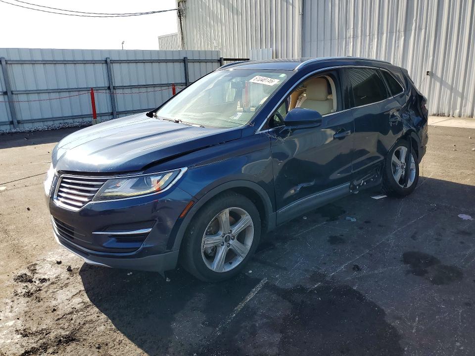 Продажа на аукционе авто 2017 Lincoln Mkc, vin: 5LMCJ1C90HUL49537, номер лота: 61040146