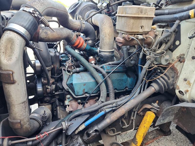 61025346 :رقم المزاد ، 1HTSCABM0WH549832 vin ، 1998 International 4000 مزاد بيع