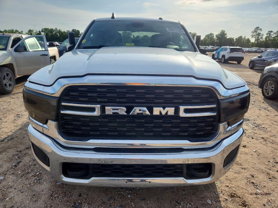59912366 :رقم المزاد ، 3C63R3HL5NG302865 vin ، 2022 Ram 3500 مزاد بيع