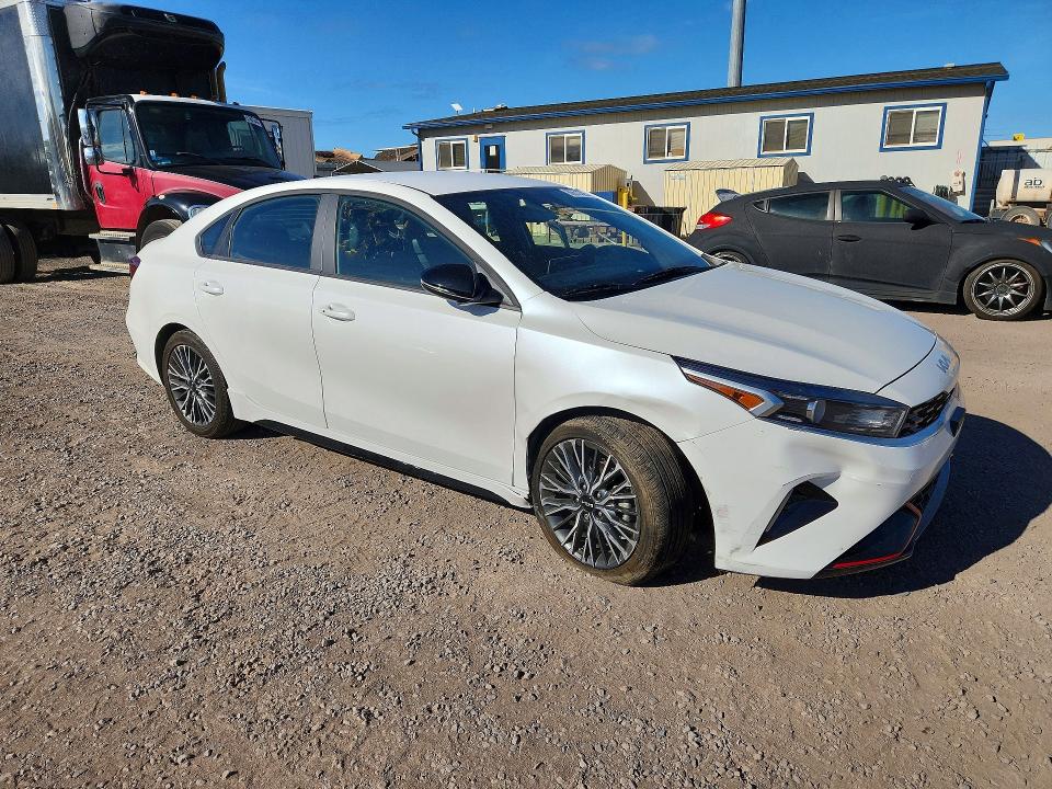 2023 Kia Forte მანქანა იყიდება აუქციონზე, vin: 3KPF54AD5PE642915, აუქციონის ნომერი: 60672326